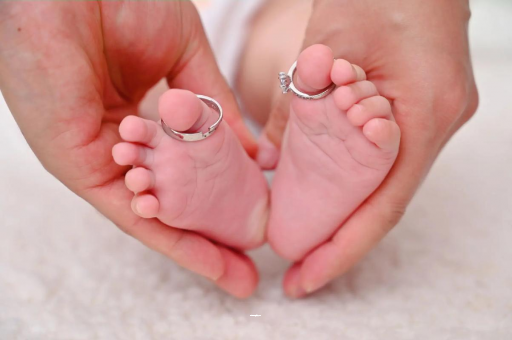 借卵生子咨询防止宝宝呛奶的小妙招